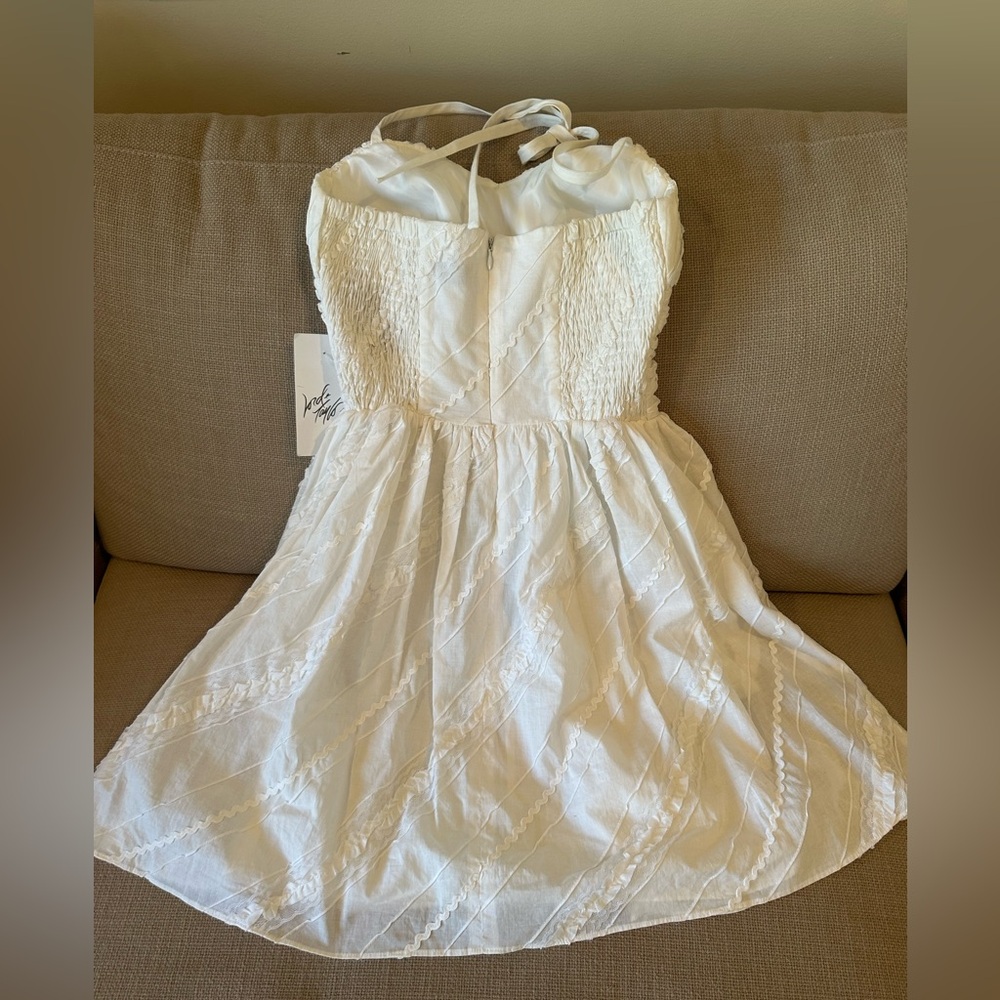Guess - Picture 5 of 10